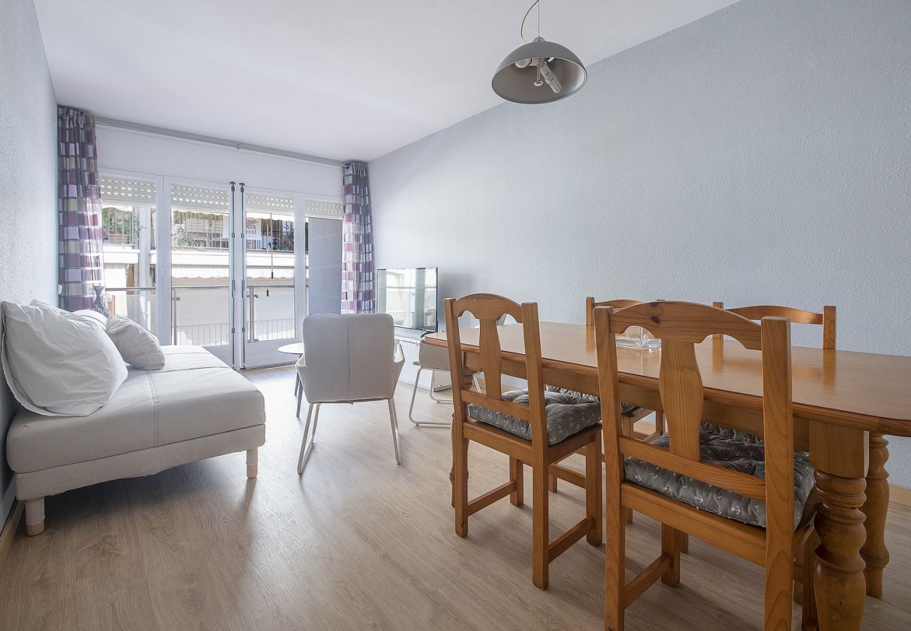 Apartment in Calafell - R68-3 Two bedroom apartment 50 m from the beachMontserrat 32
