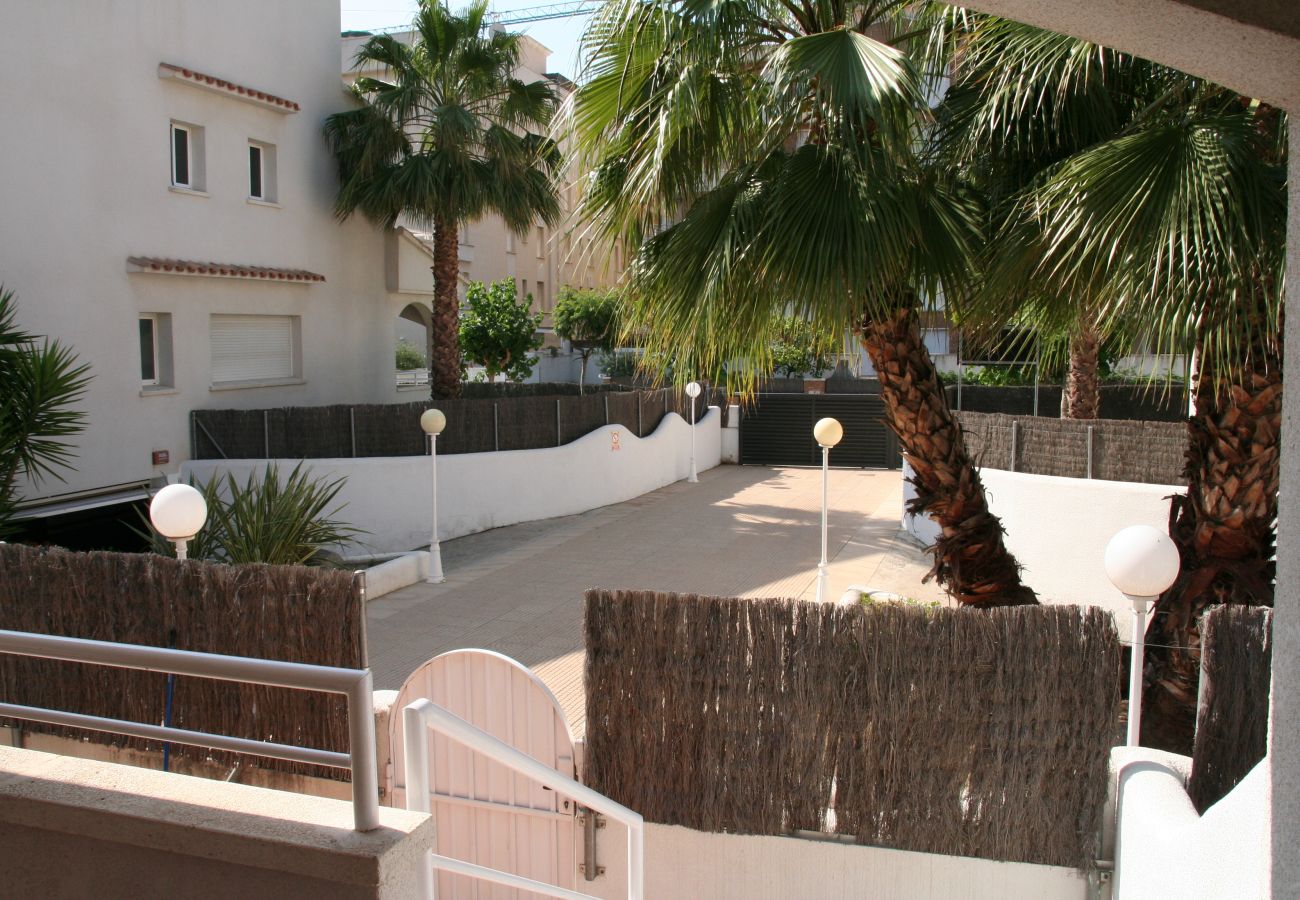 Townhouse in Calafell - R22-1 Townhouse with air cond for 8 people