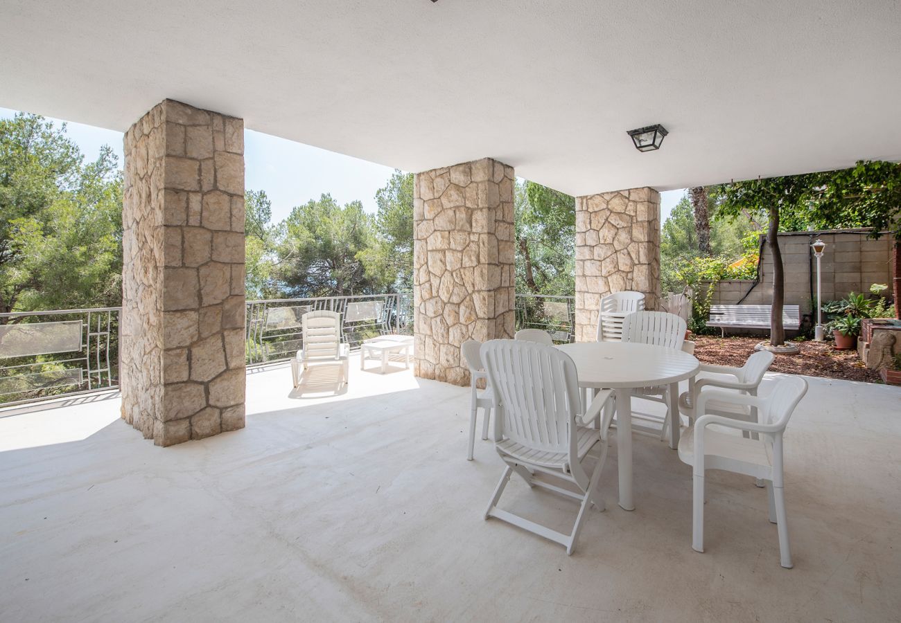 Villa in Tarragona - TH128 Big 4 bedroom house with pool overlooking the sea