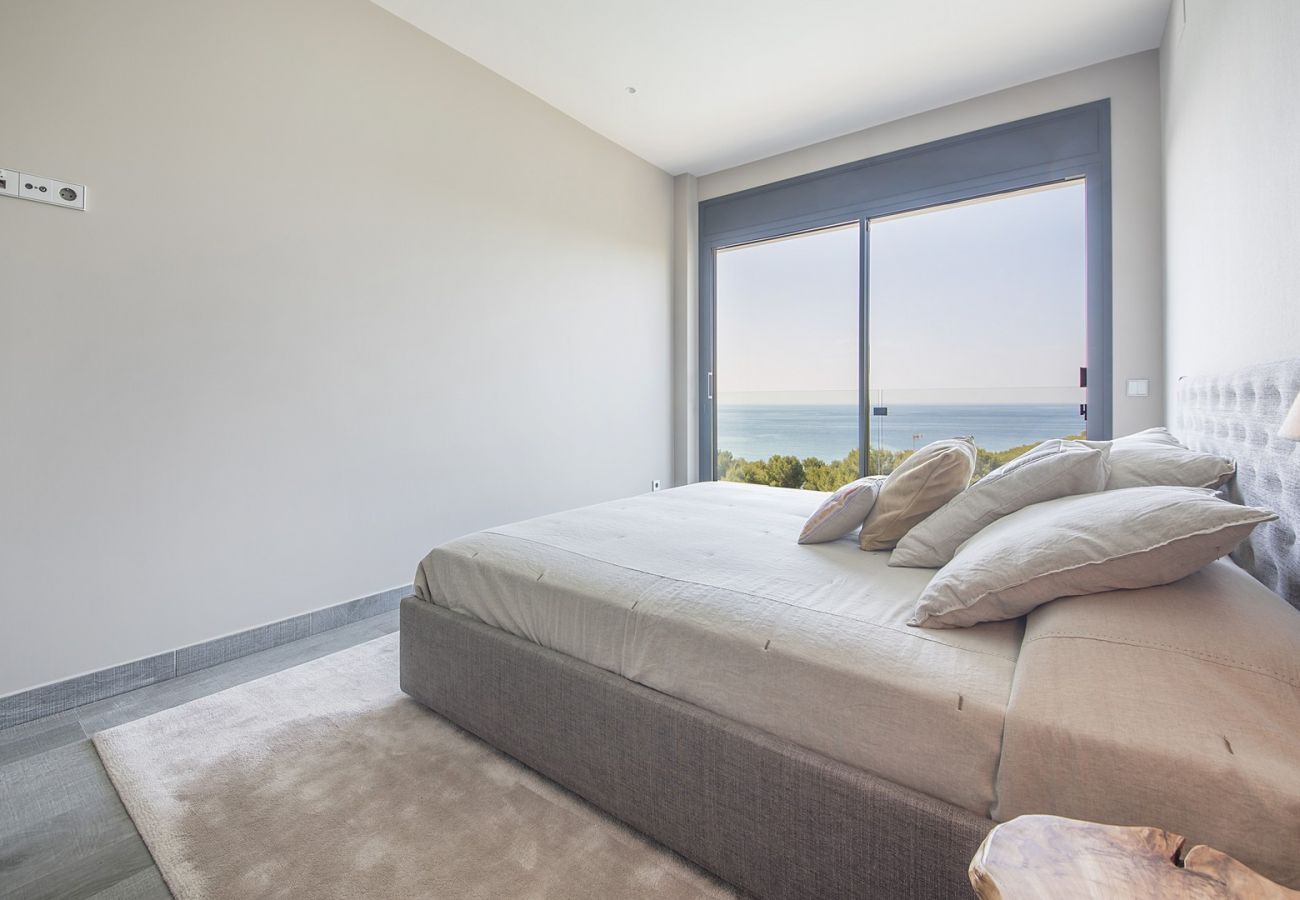 Villa in Tarragona - TH85 Exclusive villa with sea views 200m to the beach