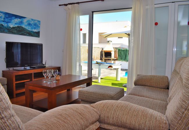 Townhouse in Playa de Muro - Siulador 107 fantastic villa with private pool, terrace, pool table, table tennis and air conditioning