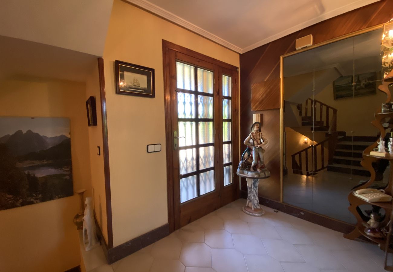 Villa/Dettached house in Cunit - BIG 8 BEDROOM HOUSE WITH PRICATE POOL IN CUNIT