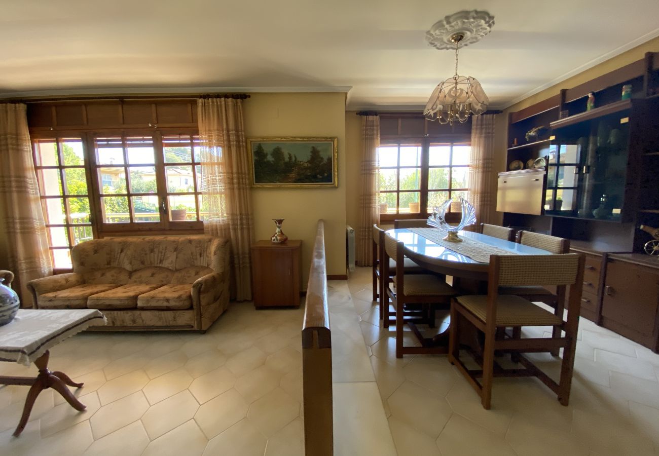 Villa/Dettached house in Cunit - BIG 8 BEDROOM HOUSE WITH PRICATE POOL IN CUNIT