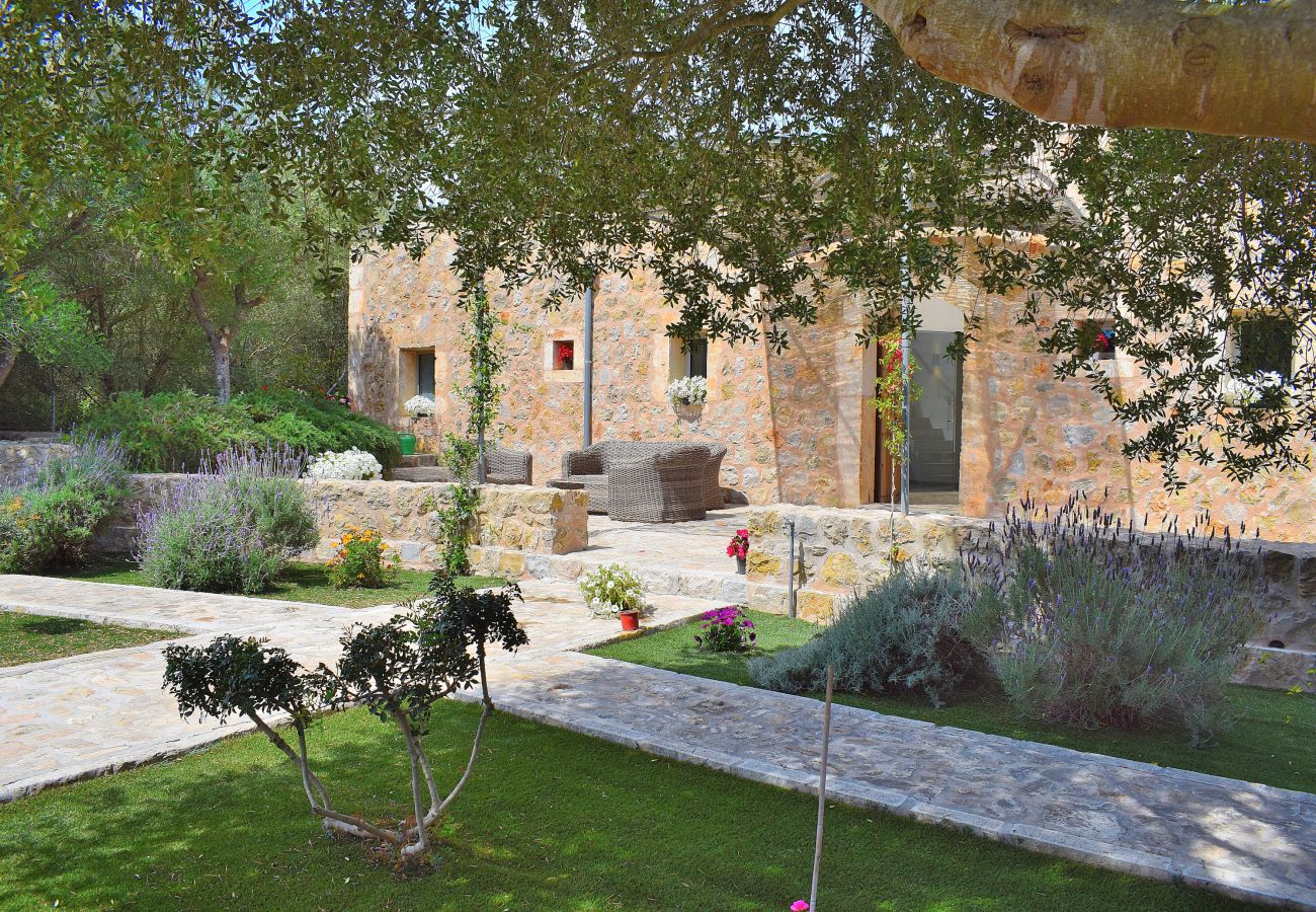 Country house in Maria de la salut - Es Gassons 012 fantastic villa with private pool, stunning views, barbecue and air-conditioning