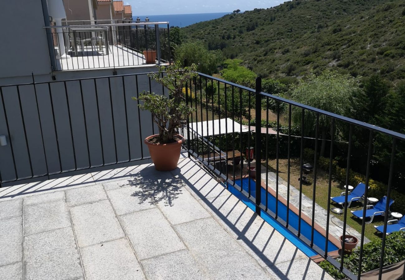 House in Segur de Calafell - V126 Modern house with mountain and sea views