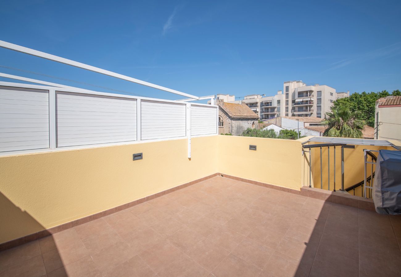 Apartment in Calafell - R129 Apartment with pool close to the beach