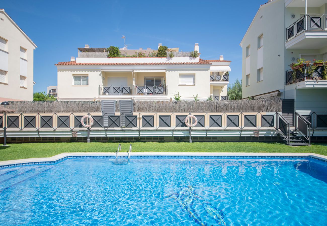 Apartment in Calafell - R129 Apartment with pool close to the beach