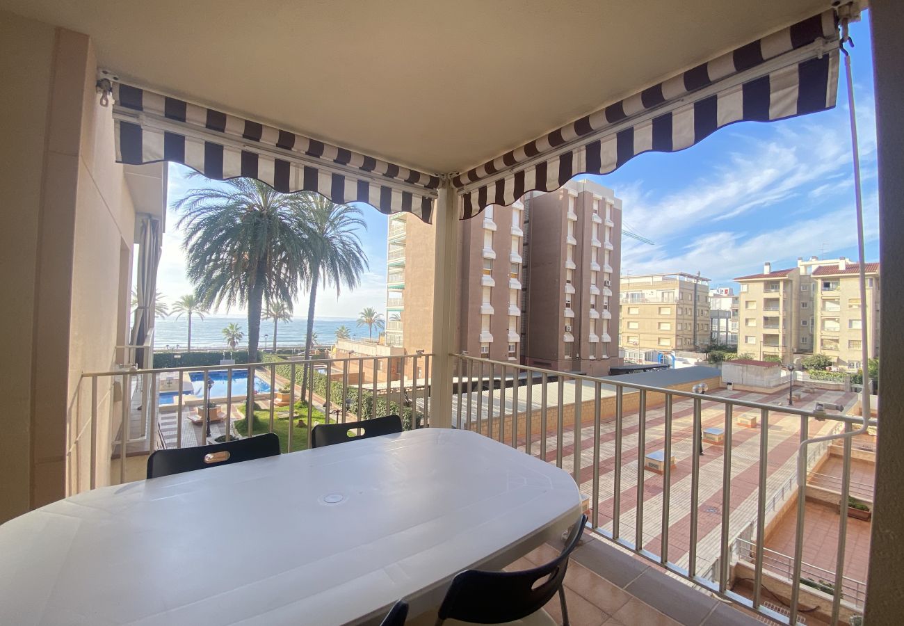 Apartment in Segur de Calafell - R137 Apartment with terrace in front of the beach