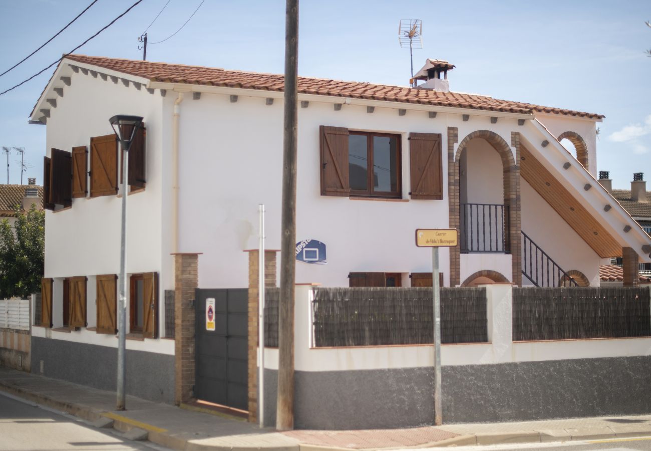 Villa in Roda de Barà - R145 Holiday house for two families in Roda de Bara