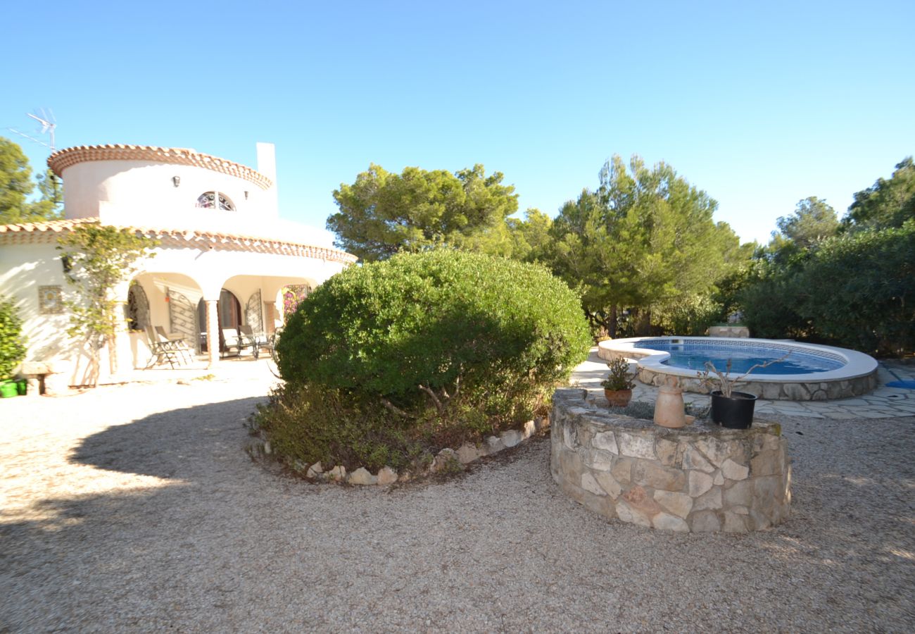 Villa à Ametlla de Mar - Villa Clovis:Piscine privée,jardin 800m2-Proche criques-Clim,Wifi,Linge gratuit