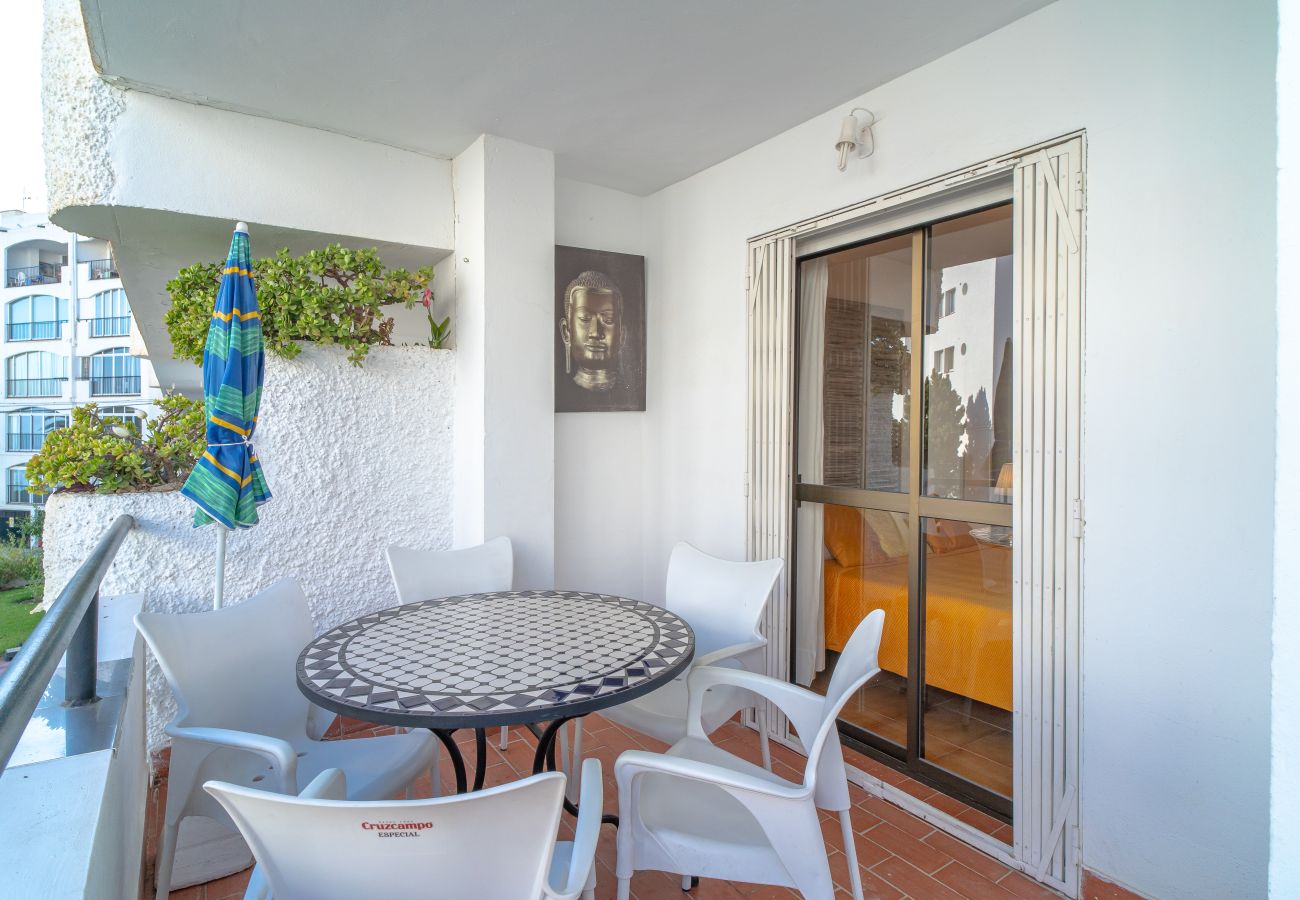 Appartement à Nerja - Appartement avec air conditionné et piscine communautaire dans le quartier de Parador Ref 509