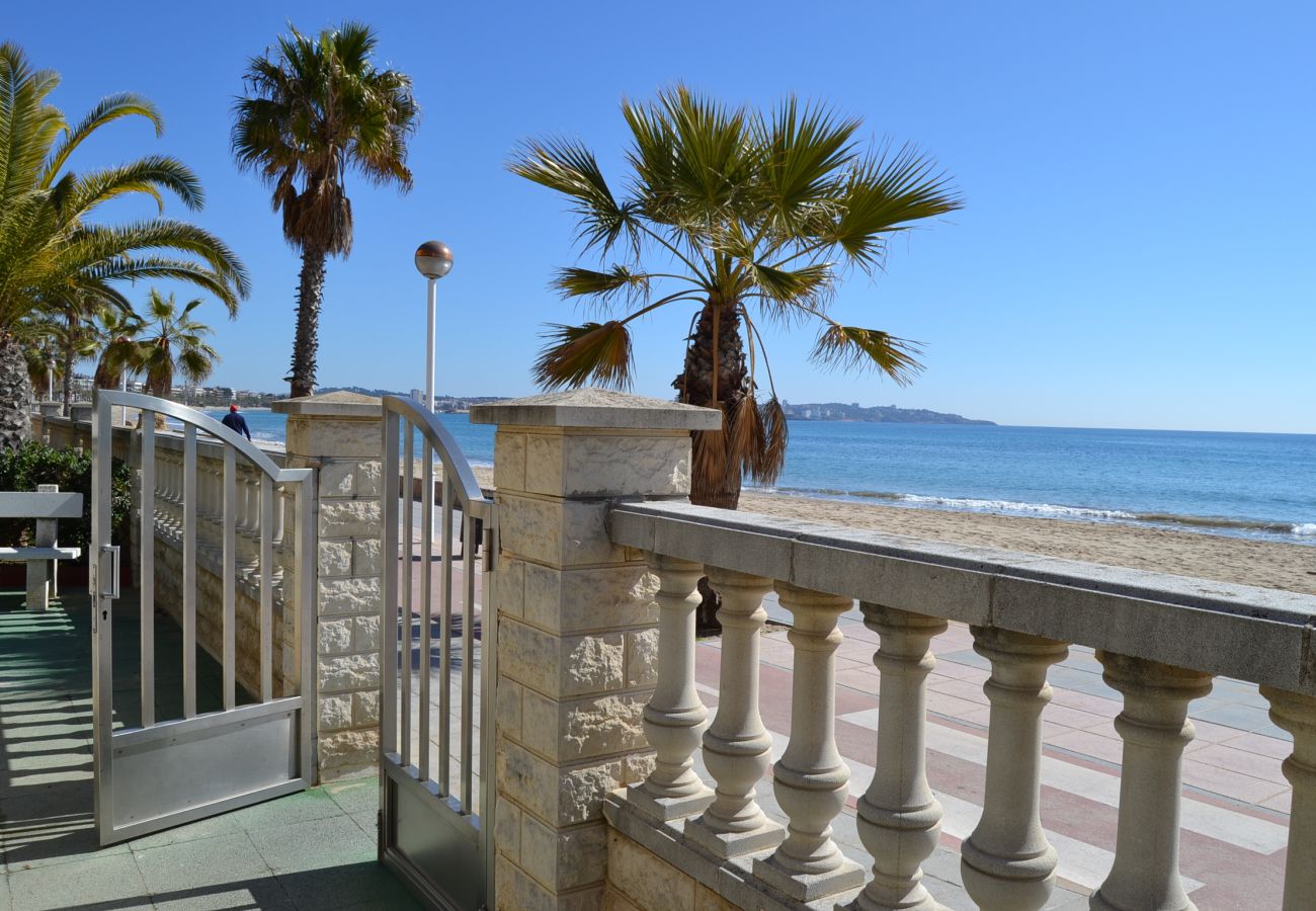 Appartement à Cambrils - Solirene T3: Terrasse vue mer-Piscine-Devant plage Cambrils Vilafortuny-Wifi inclus