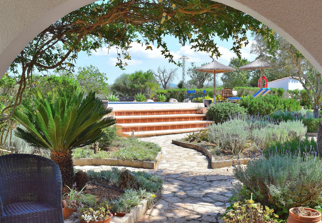 Domaine à Santa Margalida - Can Burguet Villa rustique avec beaux jardins et grande piscine 099
