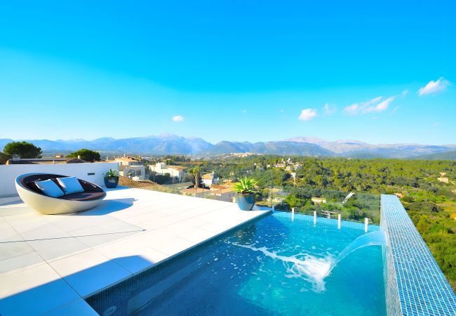 Villa de luxe avec piscine et vue sur l'ensemble de l'île de Majorque