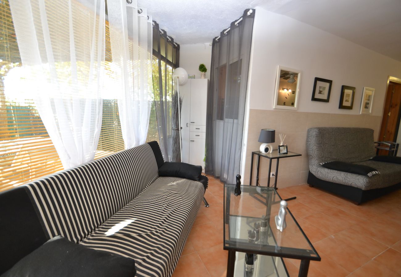 Appartement à La Pineda - Tirreno Pineda:Appartement RDC avec grande terrasse-Plage à 150m-Wifi,linge gratuit