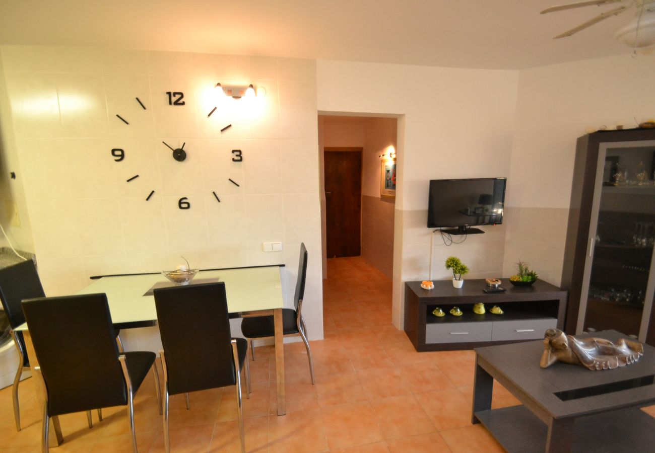 Appartement à La Pineda - Tirreno Pineda:Appartement RDC avec grande terrasse-Plage à 150m-Wifi,linge gratuit