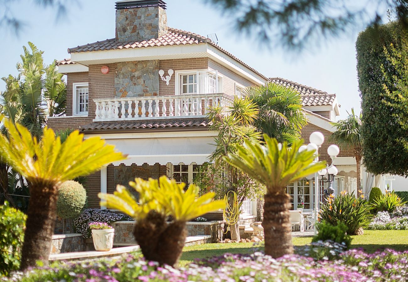 Villa à Calafell - BFA 60 Magnifique maison avec piscine et jardin à 800m de la plage de Calafell