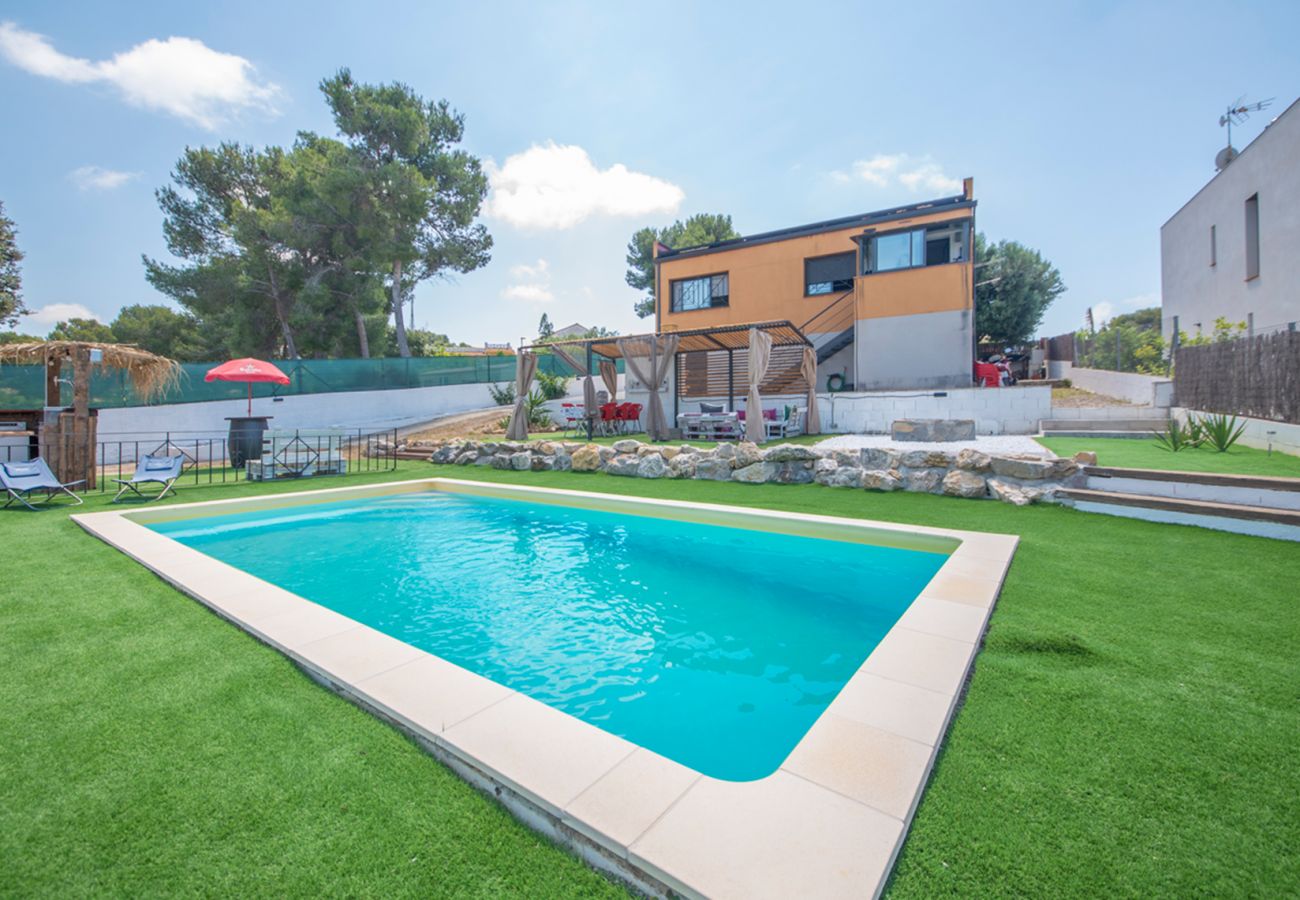 Villa à Castellet i la Gornal - R75 Maison avec piscine 7 km from the beach