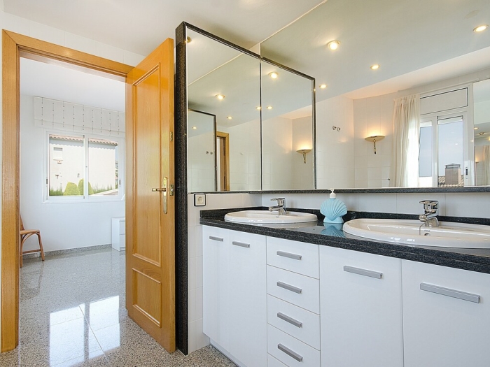 image R11 Villa Blanca Calafell 21