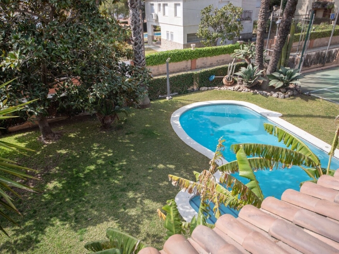 image R84 Villa con Piscina y pista de Tenis 11