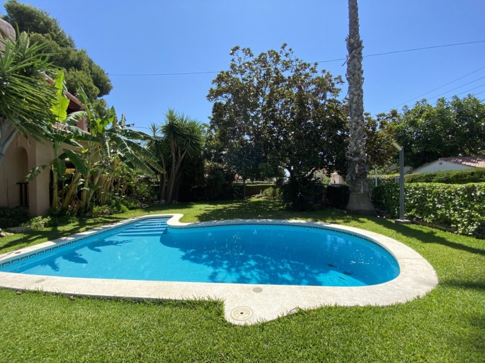 image R84 Villa con Piscina y pista de Tenis 12