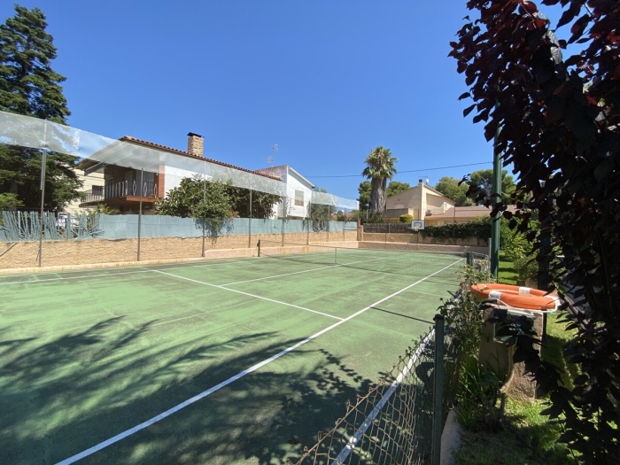 image R84 Villa con Piscina y pista de Tenis 16