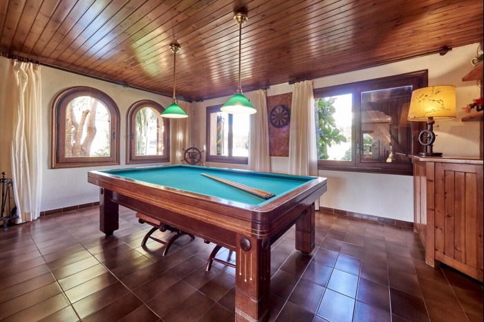 image R84 Villa con Piscina y pista de Tenis 26