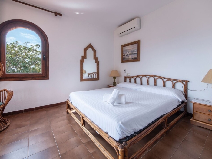 image R84 Villa con Piscina y pista de Tenis 2
