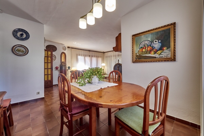 image R84 Villa con Piscina y pista de Tenis 31