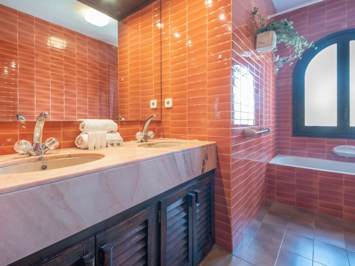 image R84 Villa con Piscina y pista de Tenis 41