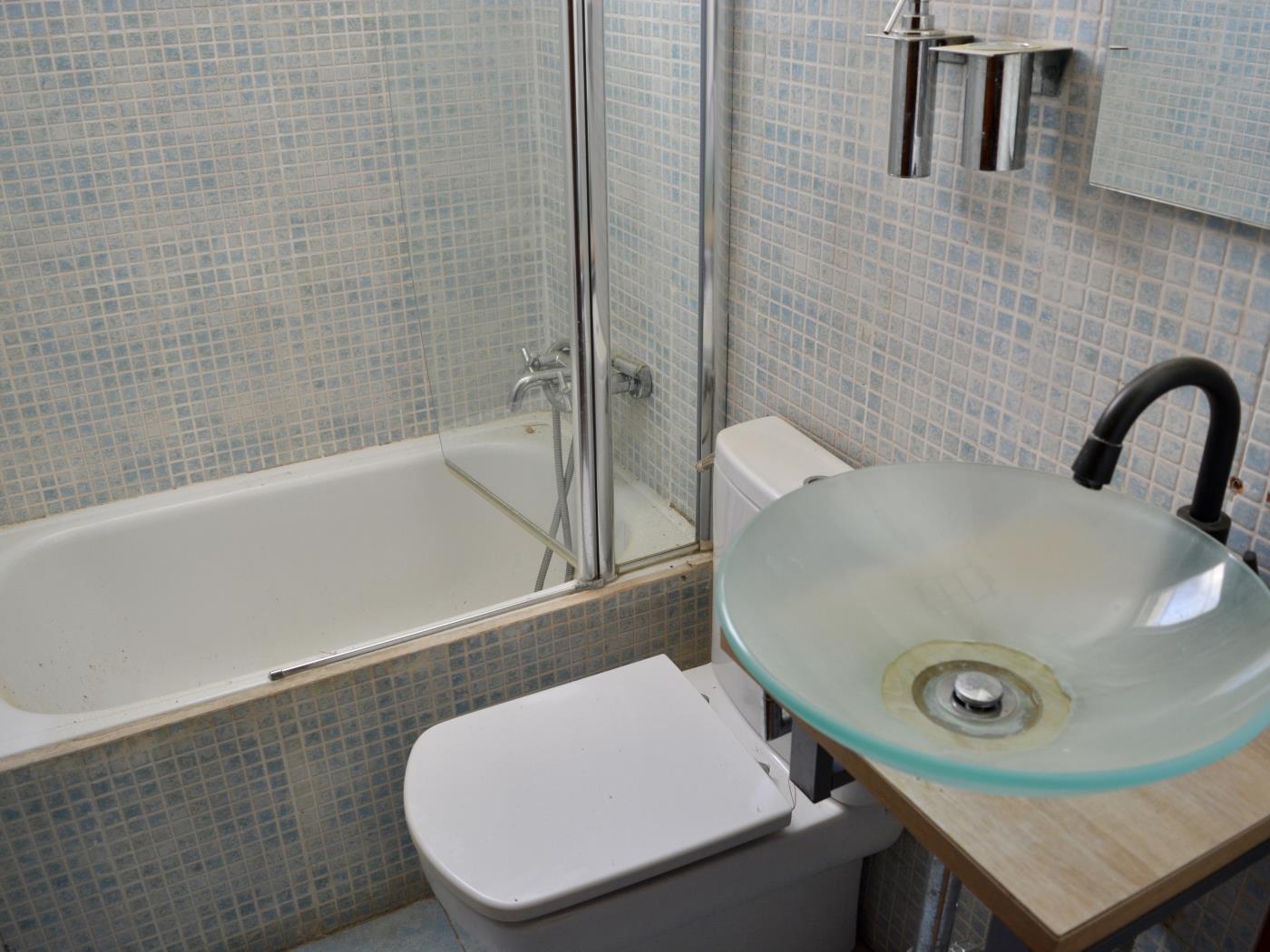 image R97 Exclusiva casa adosada en venta delante de la piscina en Alorda Park 12