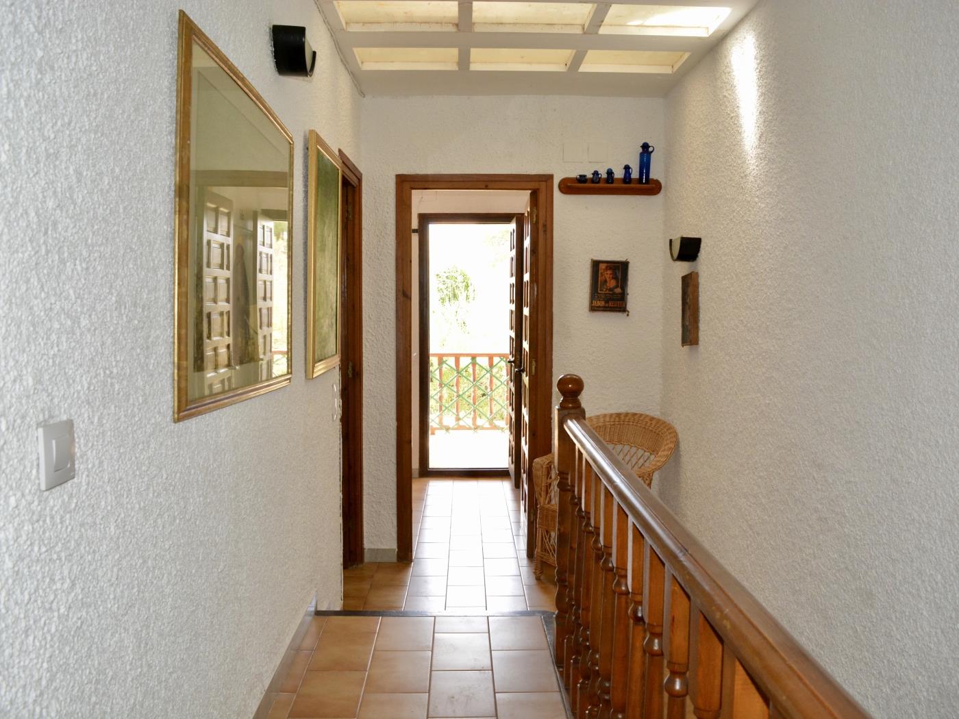 image R97 Exclusiva casa adosada en venta delante de la piscina en Alorda Park 13