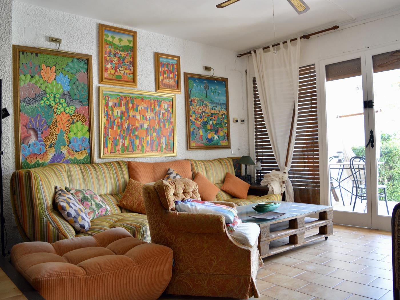 image R97 Exclusiva casa adosada en venta delante de la piscina en Alorda Park 1