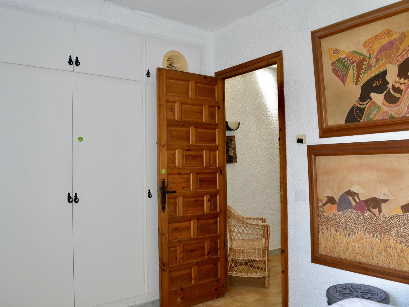 image R97 Exclusiva casa adosada en venta delante de la piscina en Alorda Park 20