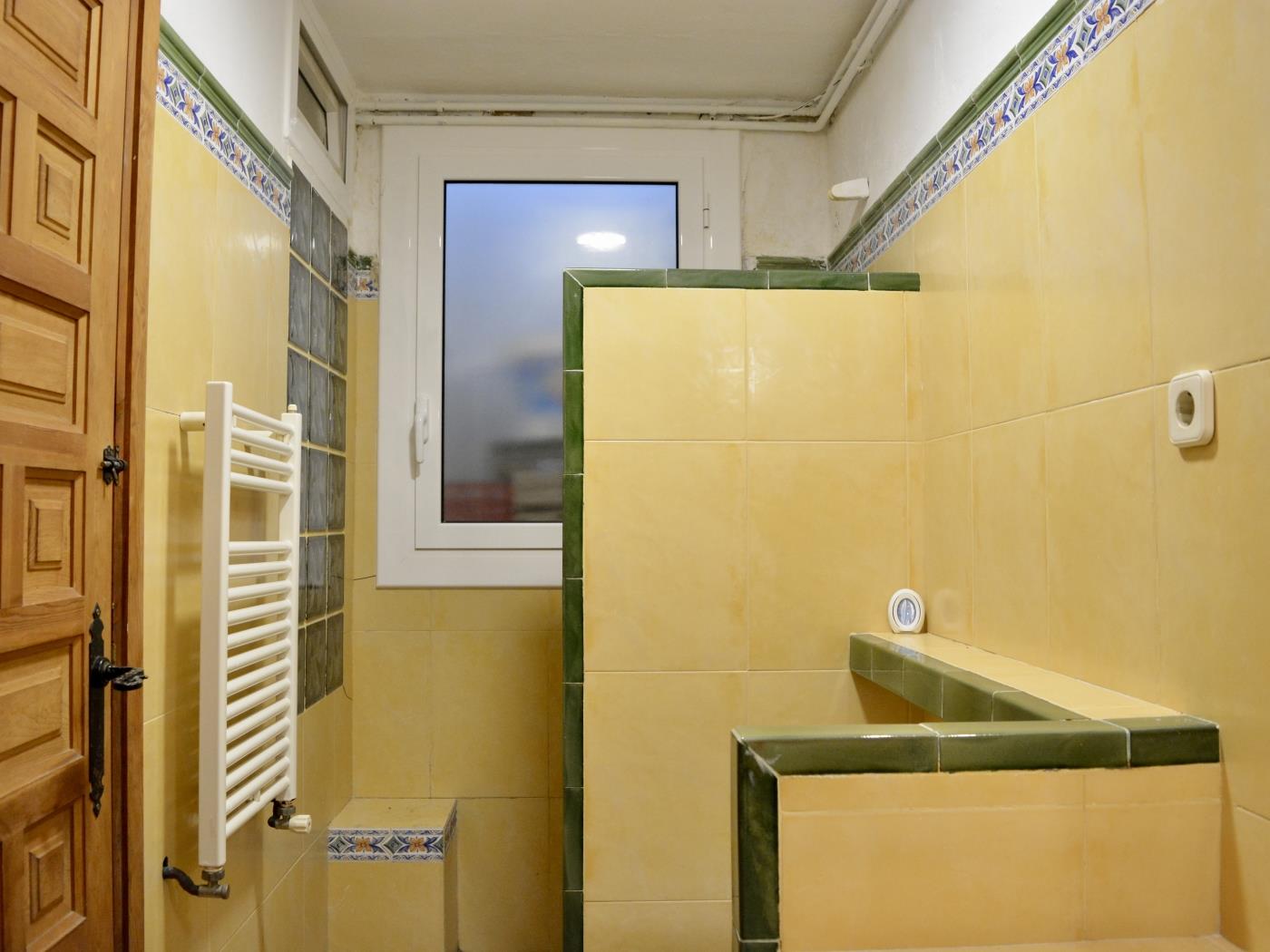 image R97 Exclusiva casa adosada en venta delante de la piscina en Alorda Park 43