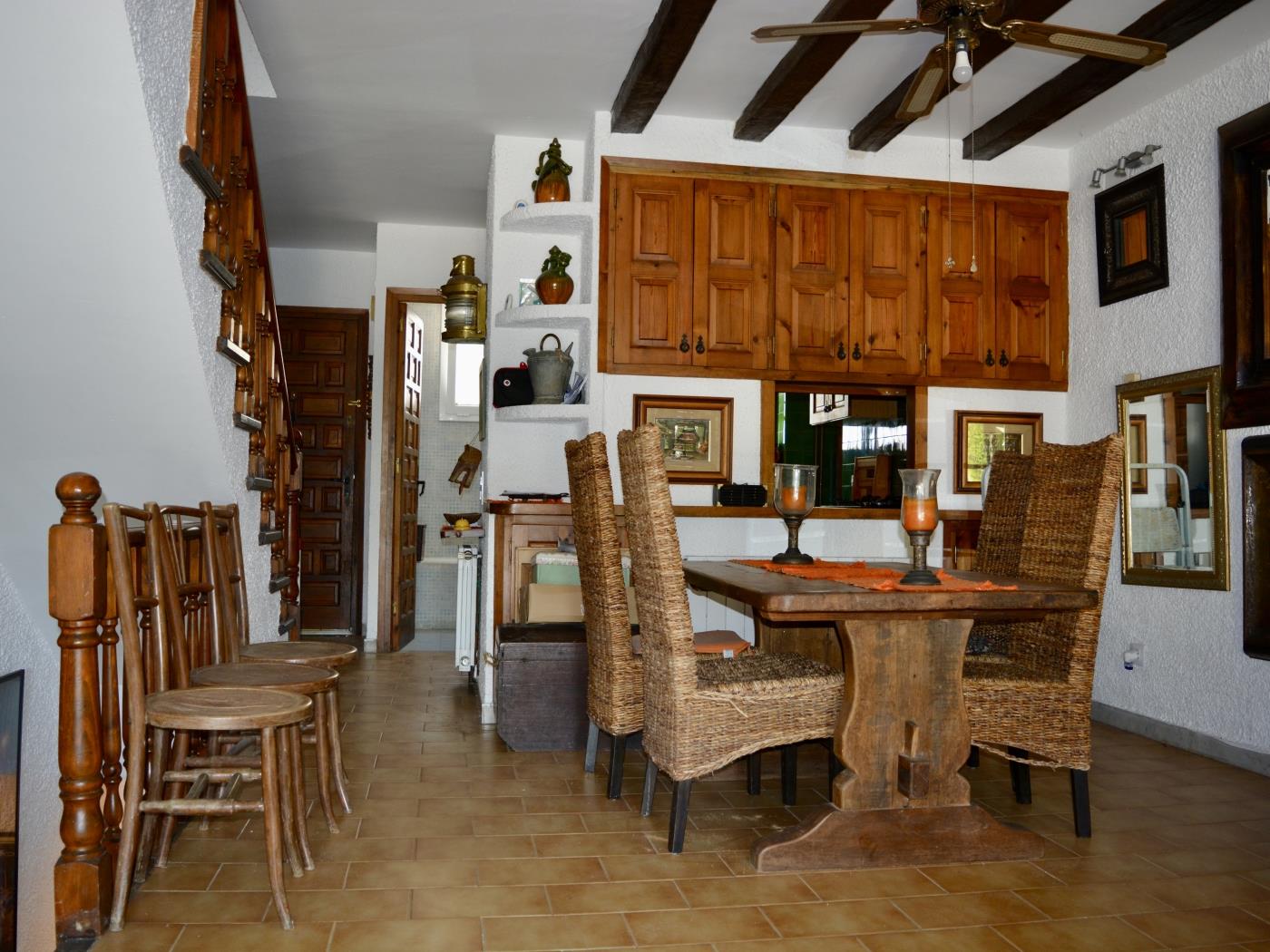 image R97 Exclusiva casa adosada en venta delante de la piscina en Alorda Park 4