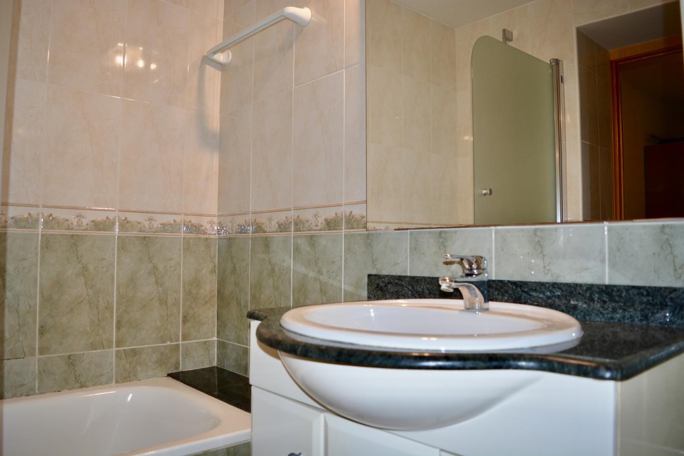 image R123 Apartamento con parking + piscina 18