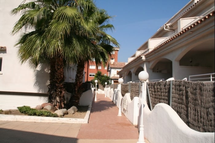 image R141 Manila Resort Patio 32
