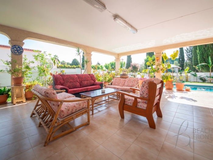 image R153 Villa con Piscina en Coma-ruga 1