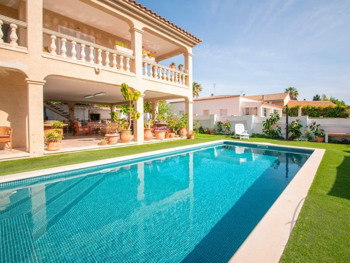 image R153 Villa con Piscina en Coma-ruga 4