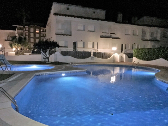 image R141 Manila Resort Patio 32