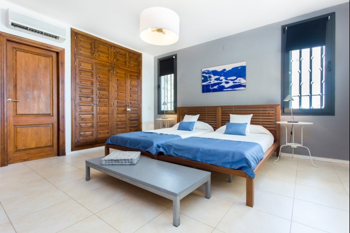 image TH06 Villa · Miami Platja · 6 dormitorios · 12 camas · 4 baños 19