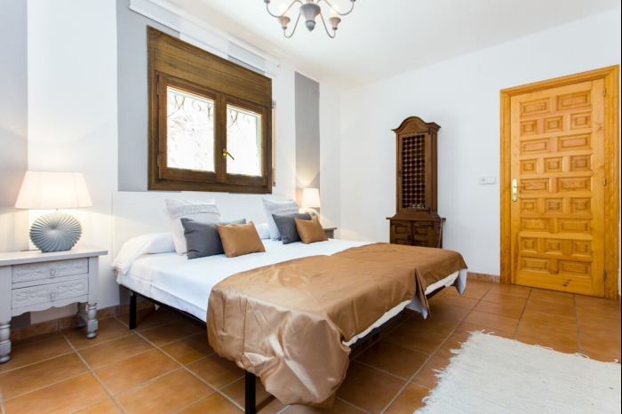 image TH06 Villa · Miami Platja · 6 dormitorios · 12 camas · 4 baños 38