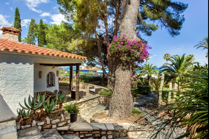 image TH06 Villa · Miami Platja · 6 dormitorios · 12 camas · 4 baños 44