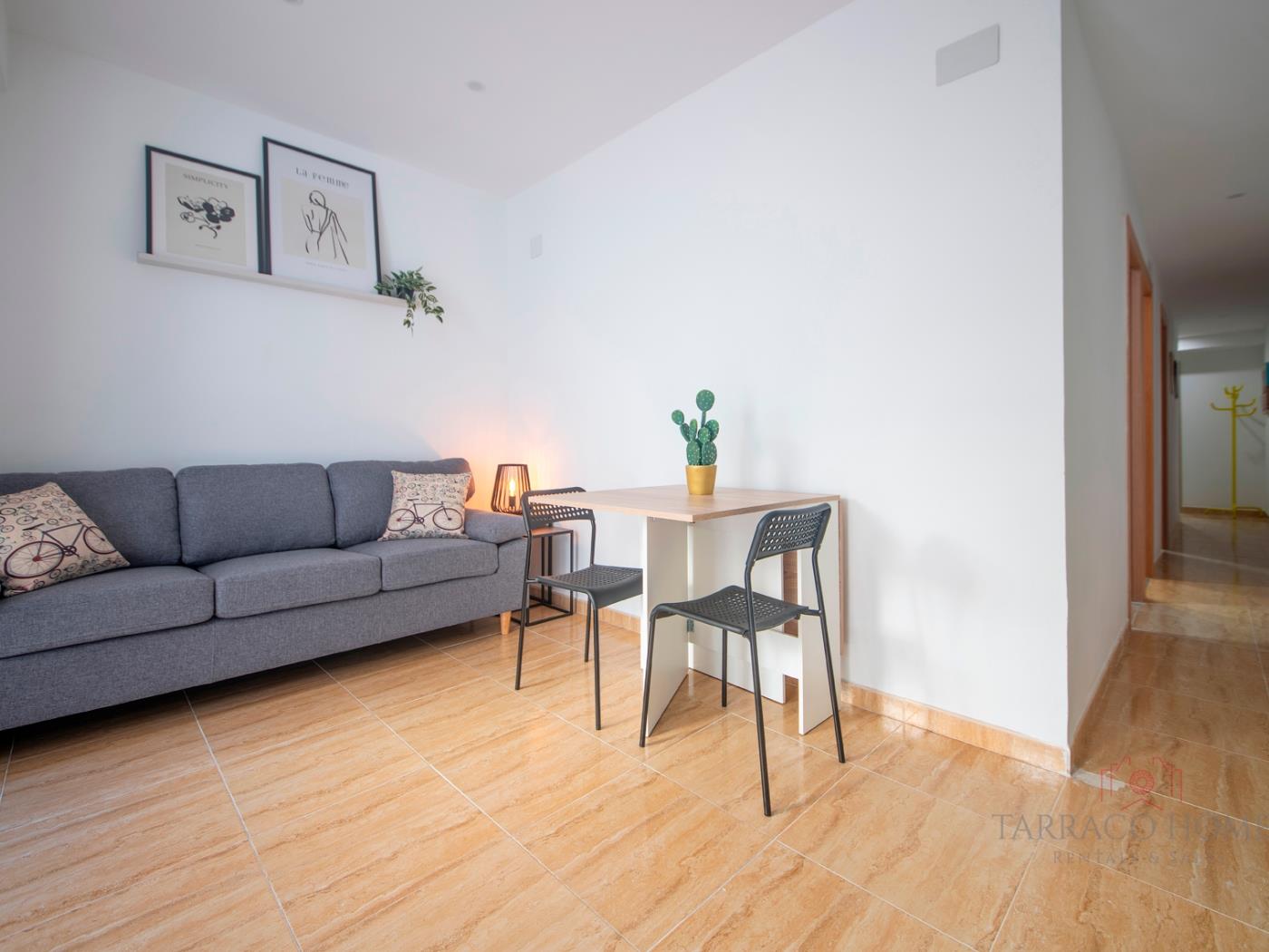 image TH08 Apartamento Moderno con Patio Privado 1
