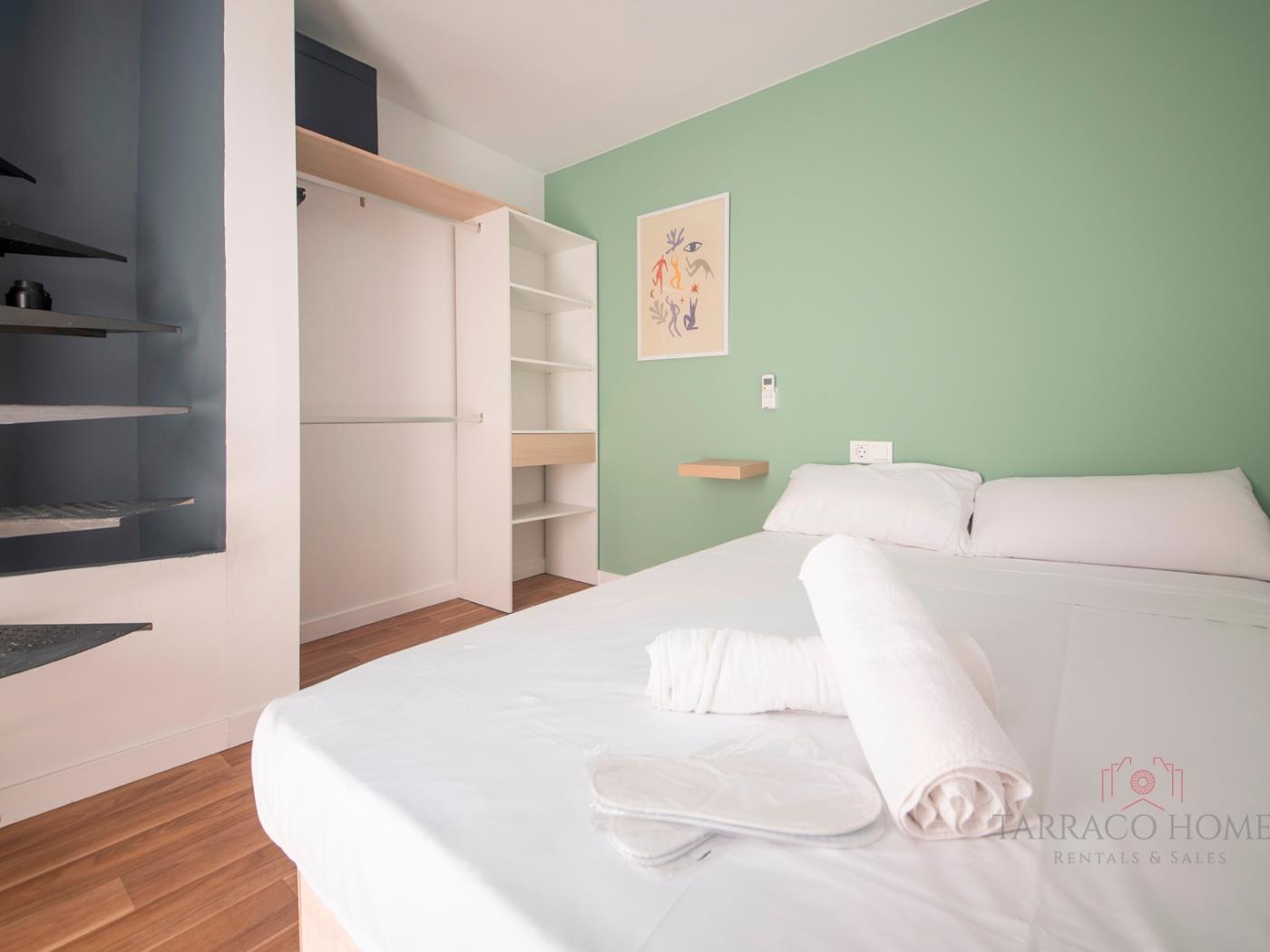 image TH08 Apartamento Moderno con Patio Privado 30