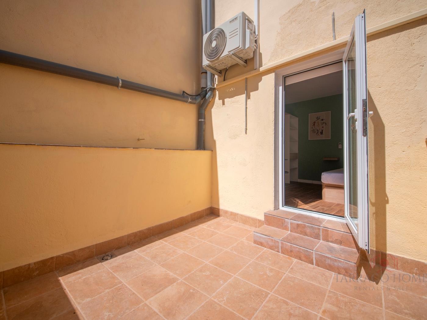 image TH08 Apartamento Moderno con Patio Privado 35