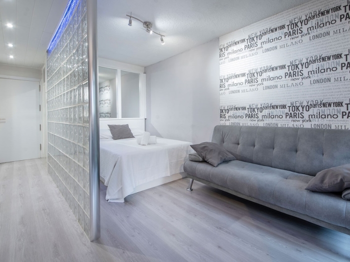 image TH114 Studio en la Rambla Nova 0