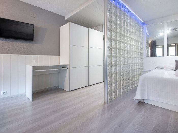 image TH114 Studio en la Rambla Nova 12