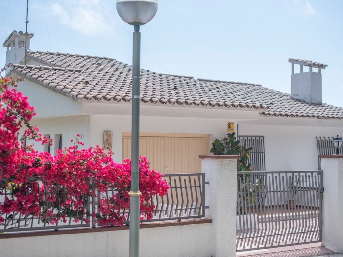 image th128 Villa · Tarragona · 4 dormitorios · 5 camas · 4 baños 23